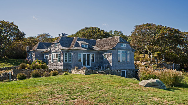 Lighthouse road exterior