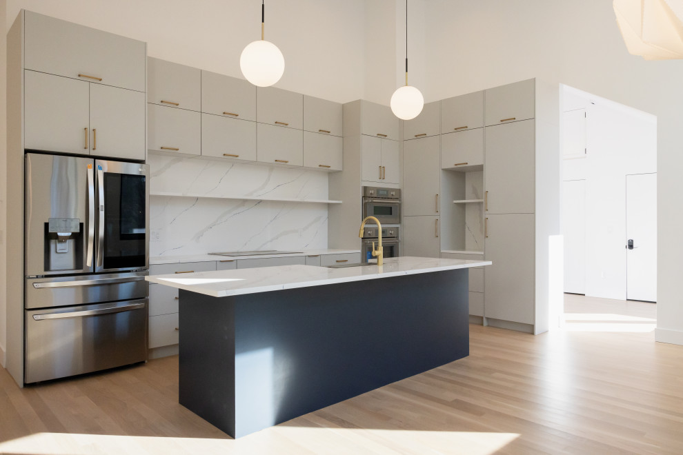 Western Project: Modern European Elegance with Vaulted Ceilings