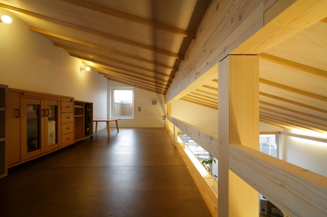 N邸 moderno-sala-de-estar