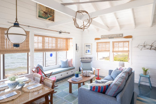 How to Create the Mood of a Laid-Back Beach House (11 photos)