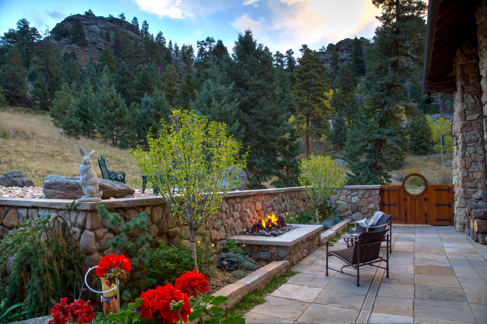 Inspiration for a rustic landscaping in Denver.
