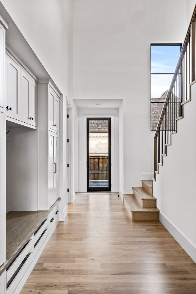 Entryway - transitional entryway idea in Dallas