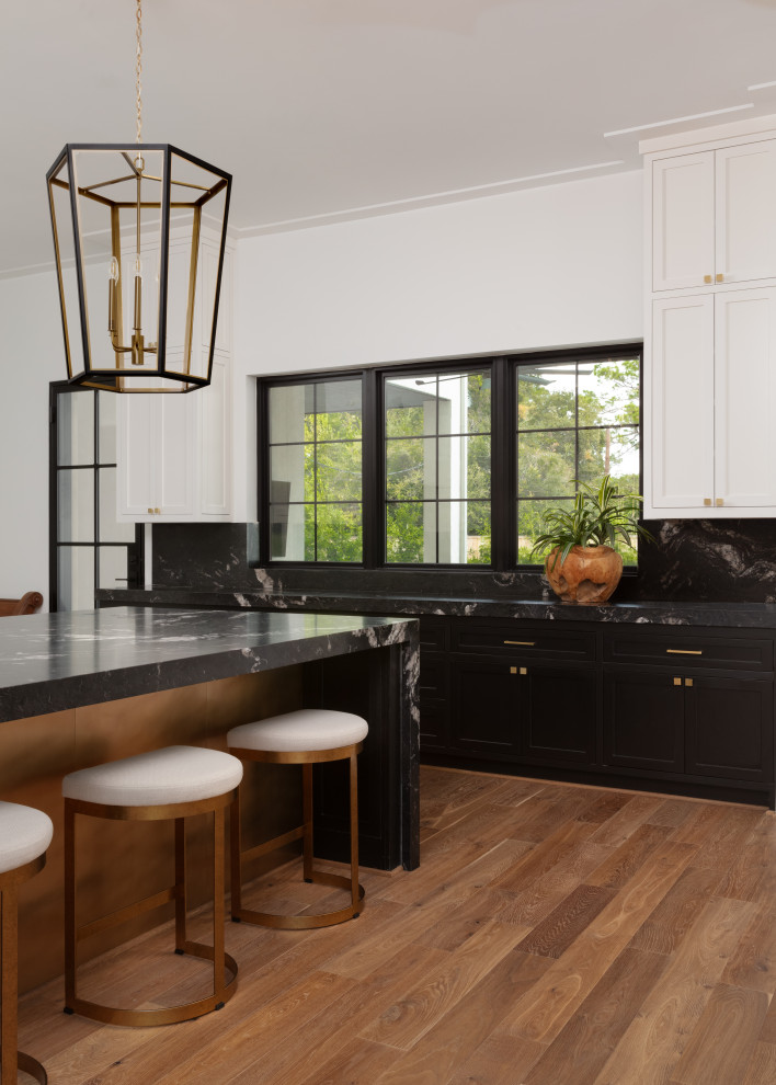 Inspiration for a transitional home design remodel in Houston