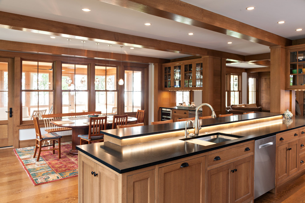 Kitchen - transitional kitchen idea in Boston