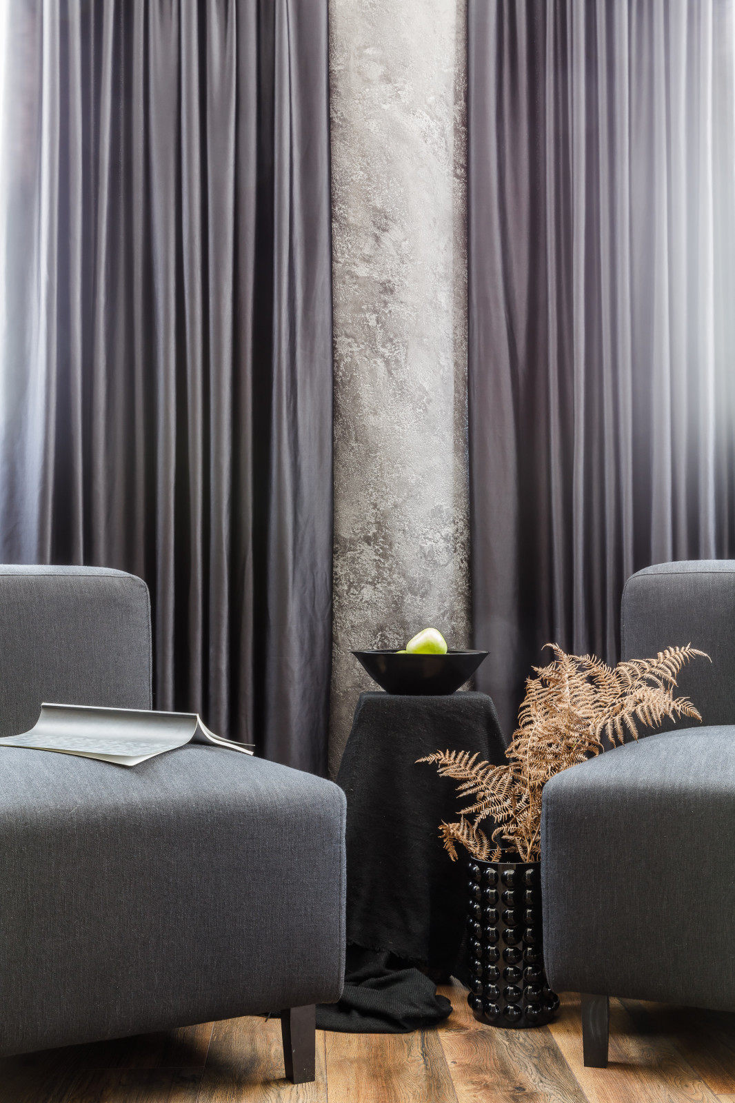 Монохромный интерьер в 2-х комнатной квартире