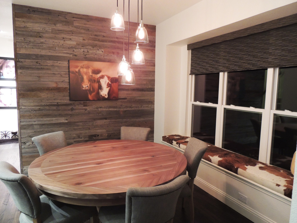 Eat-in kitchen - large transitional eat-in kitchen idea in Dallas