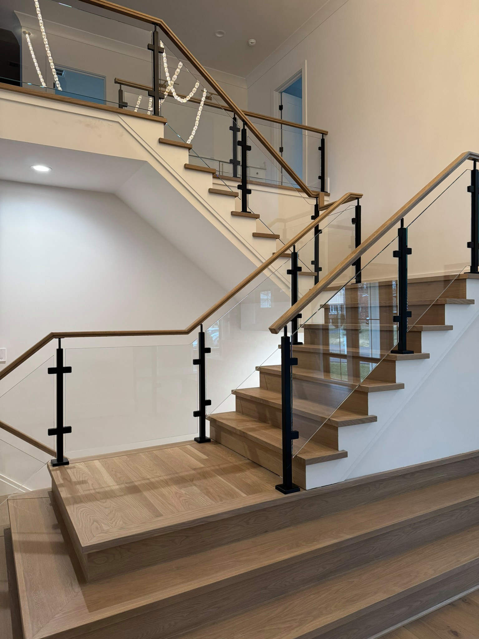 134_Modern White Oak Stair with Glass Balustrade, Vienna, VA 22180