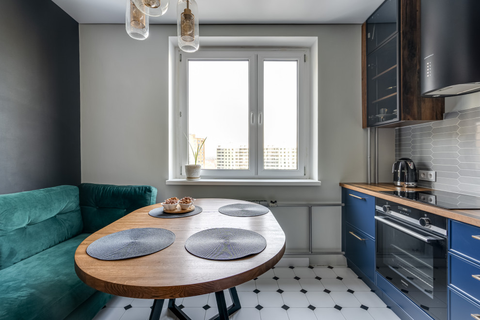 Современная синяя кухня