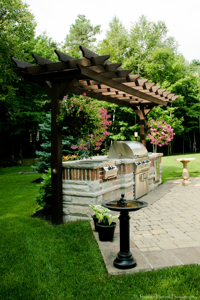 This is an example of a traditional patio in Toronto.