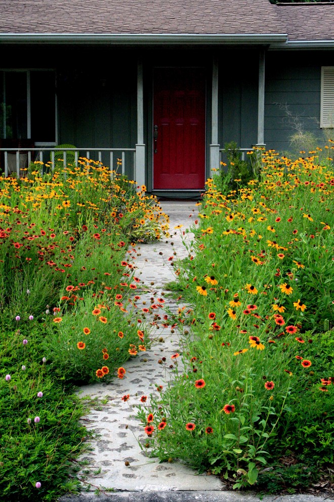 This is an example of a traditional landscaping in Orlando.
