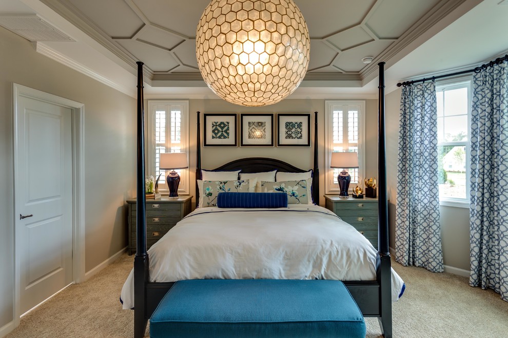 Design ideas for a traditional bedroom in Raleigh.