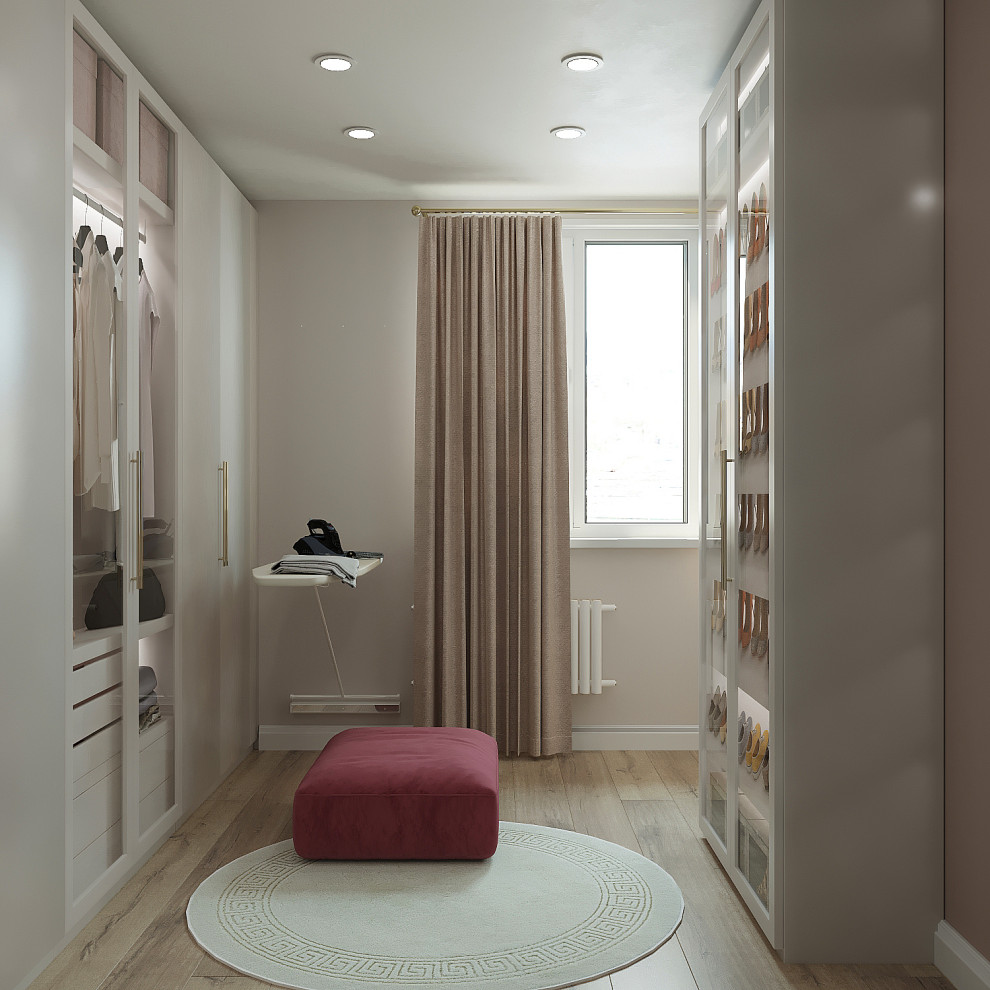 Трехкомнатная квартира для молодой девушки