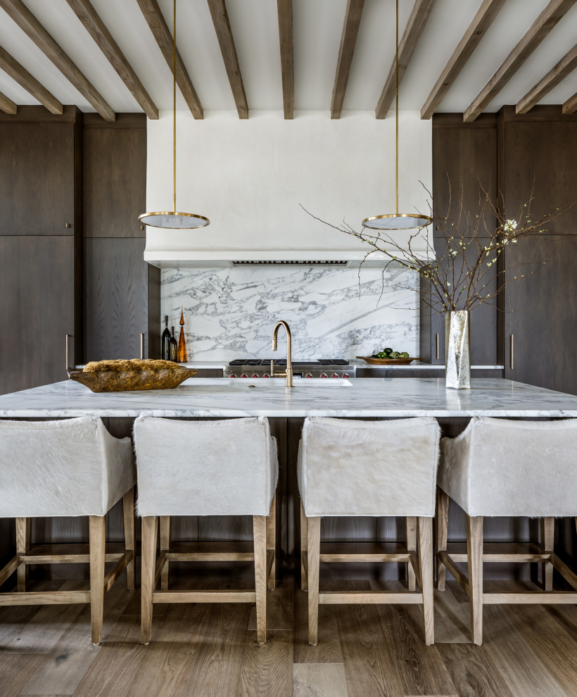 Example of a transitional kitchen design in Nashville
