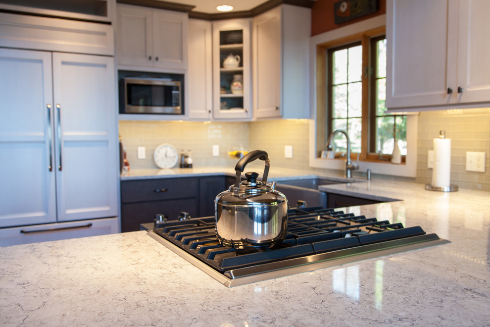 Kitchen - transitional kitchen idea