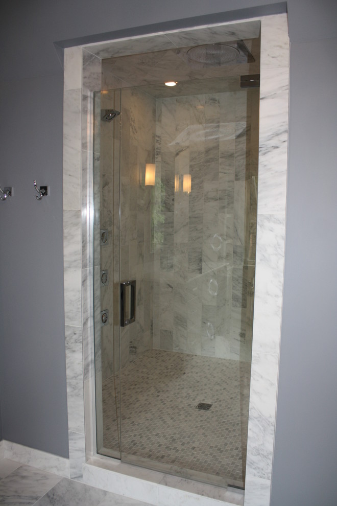 Example of a classic bathroom design in Chicago
