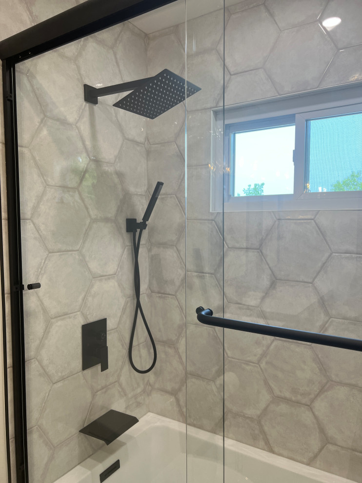 Valley Cottage, Bathroom