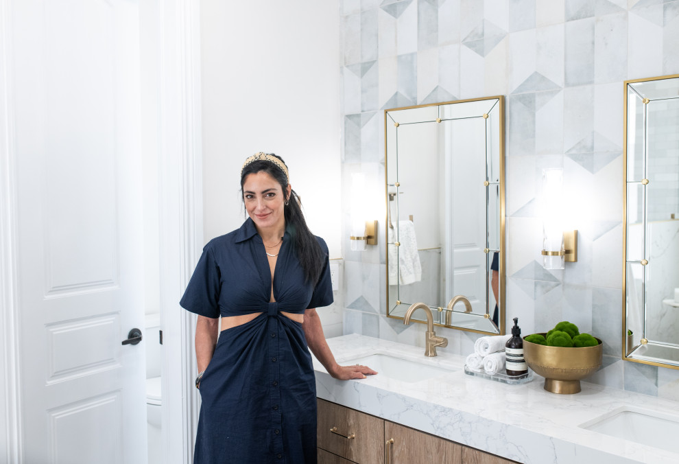 Home design - transitional home design idea in Miami