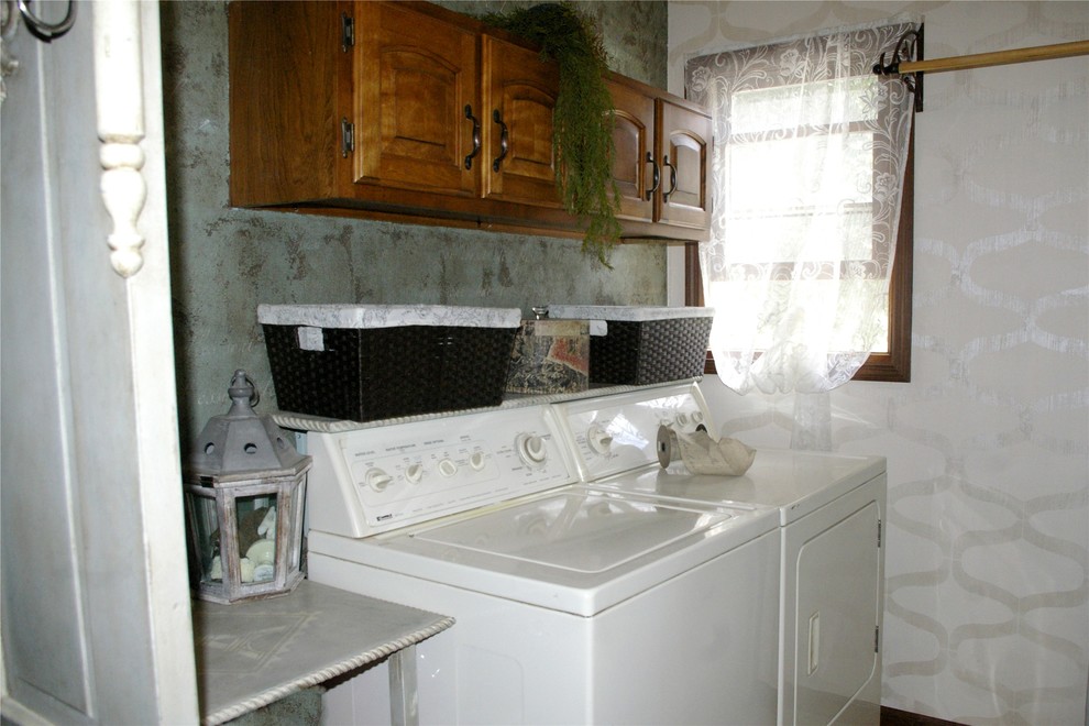 Photo of an eclectic laundry room in St Louis.