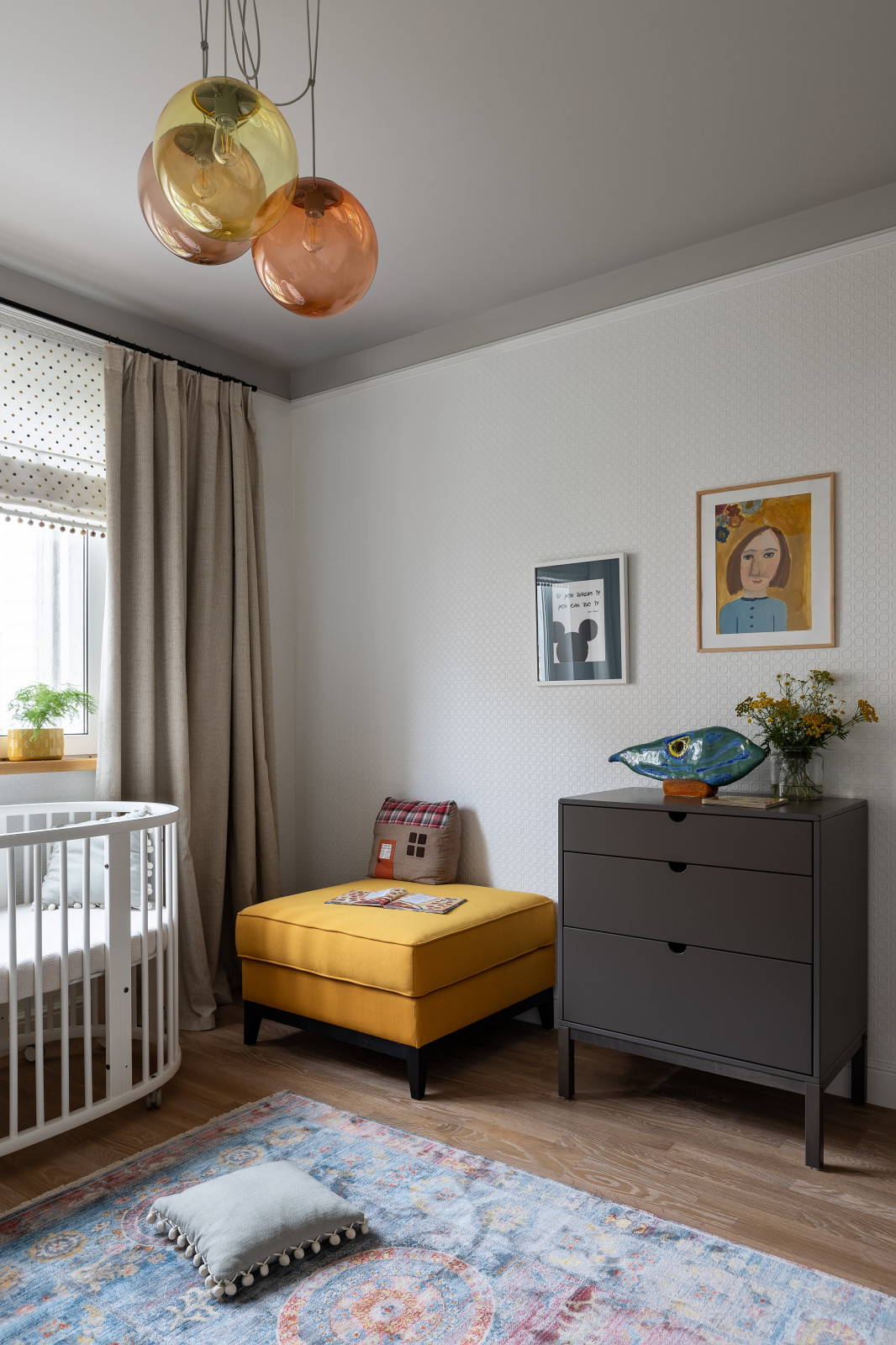 Квартира с библиотекой и коллекцией искусства