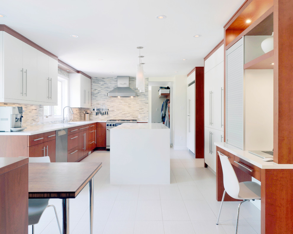 Contemporary kitchen in Ottawa.