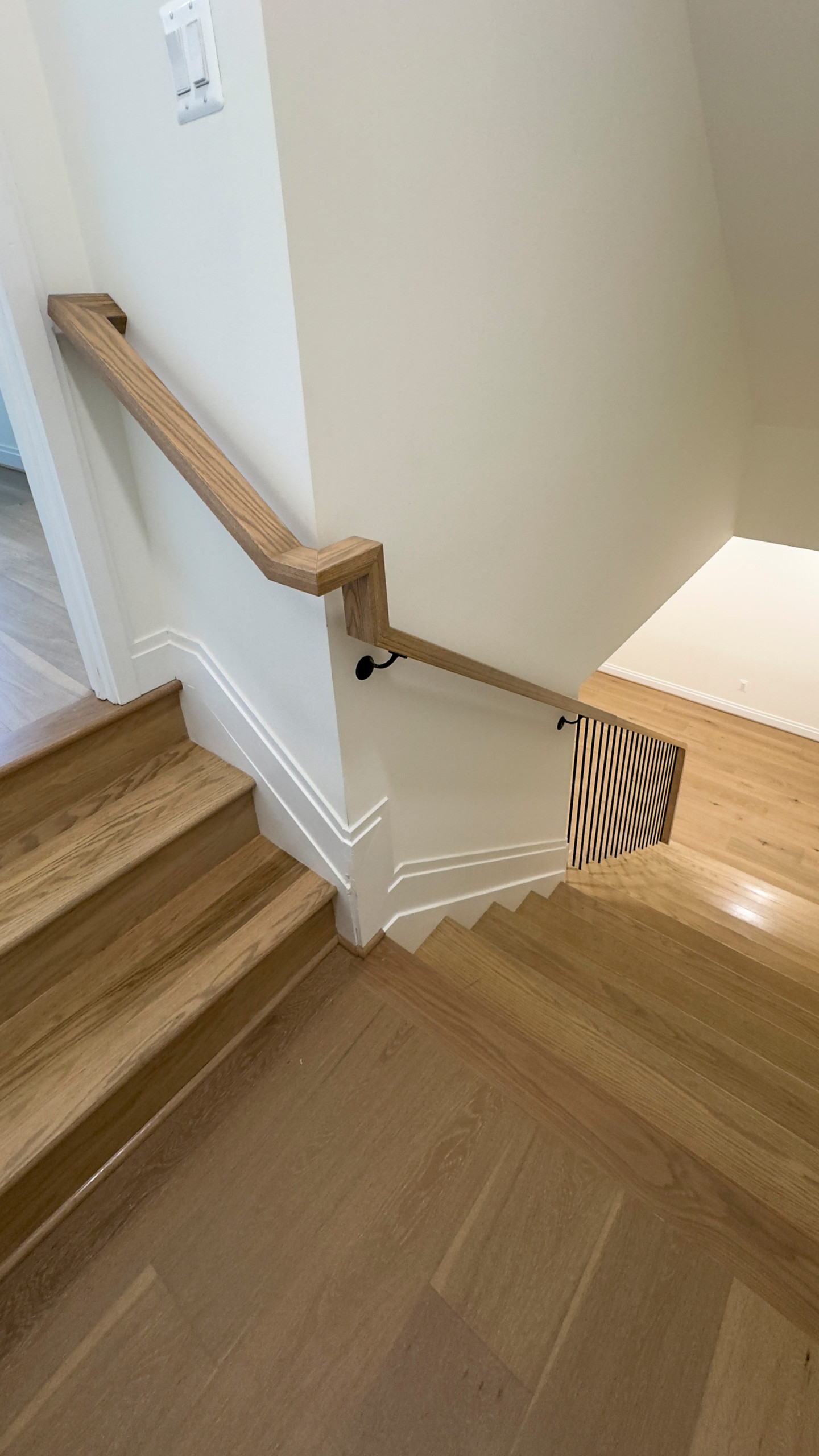 144_Attractive Transitional Staircase in Impressive Modern Home, Vienna VA 22180