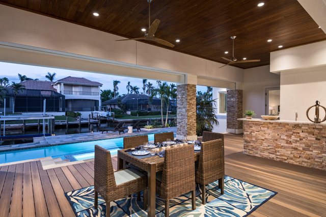 Seaside Home fusion-courtyard