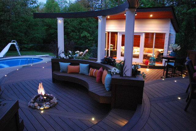 The Roundabout Deck contemporary-terrace