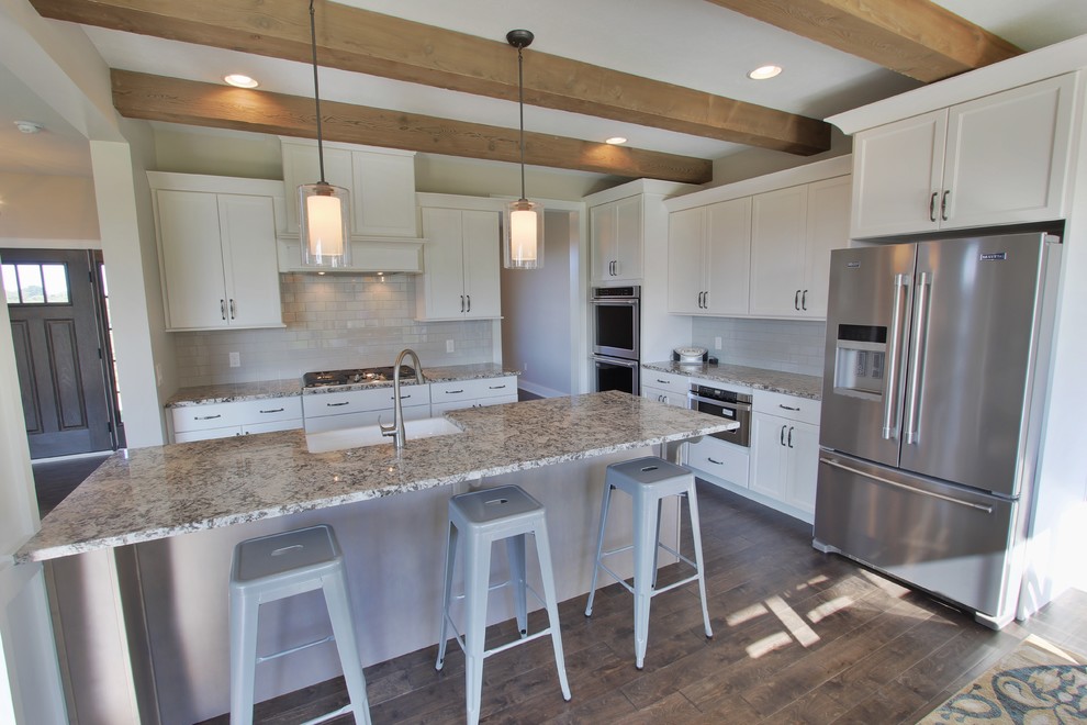 Kitchen - transitional kitchen idea