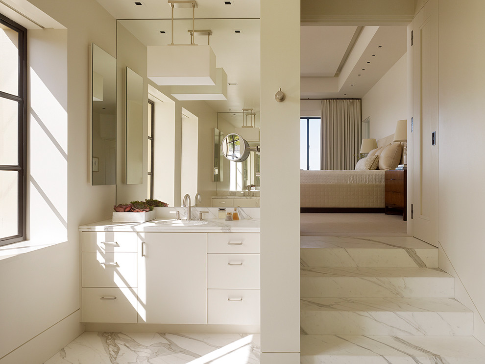 Inspiration for a contemporary bathroom in San Francisco with white benchtops.