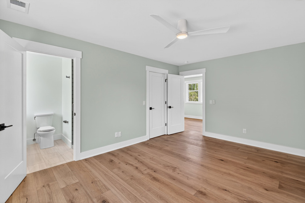 Bedroom - transitional bedroom idea