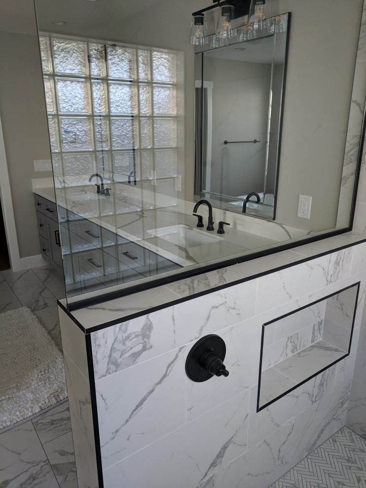 Bathroom - bathroom idea in Phoenix