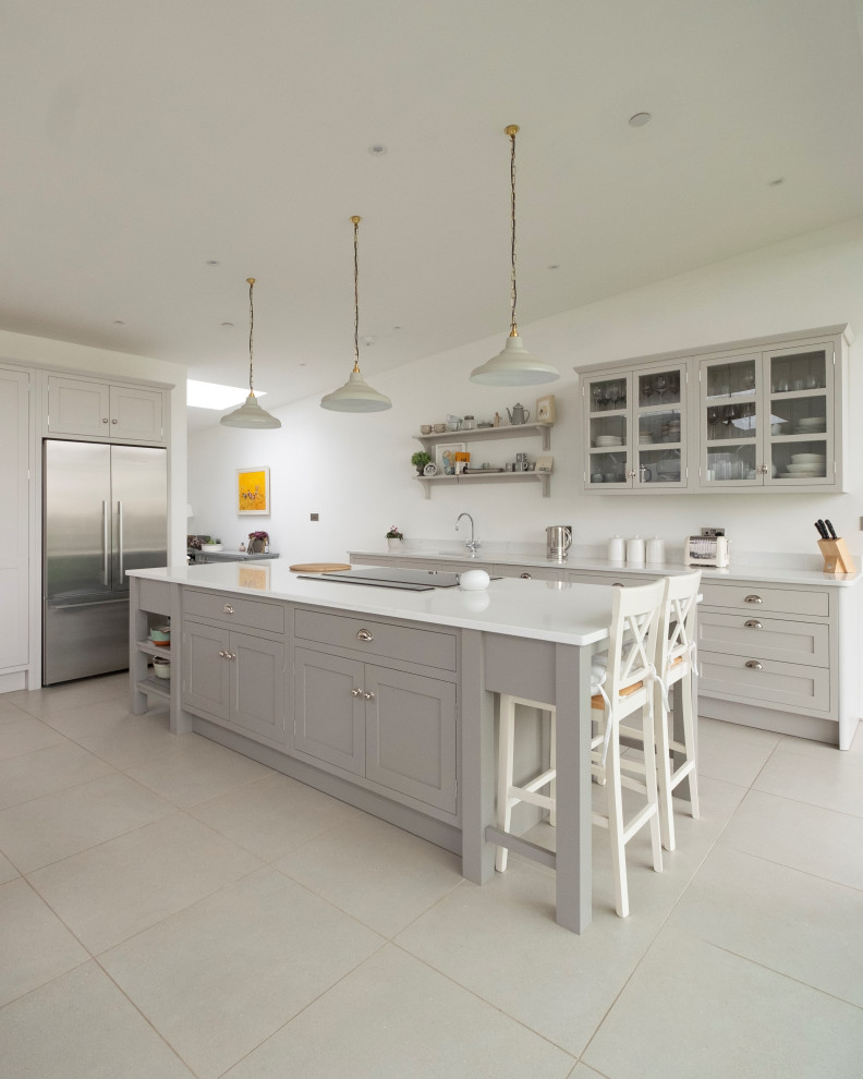 Inspiration for a medium sized modern kitchen.