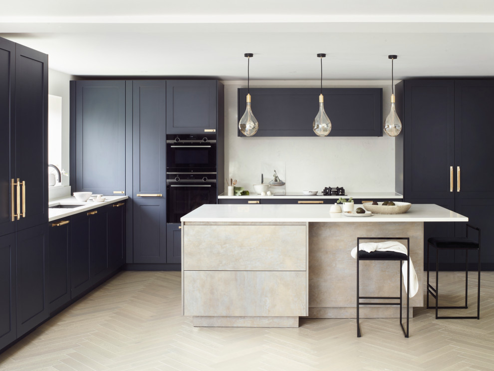 Inspiration for a modern kitchen in West Midlands.