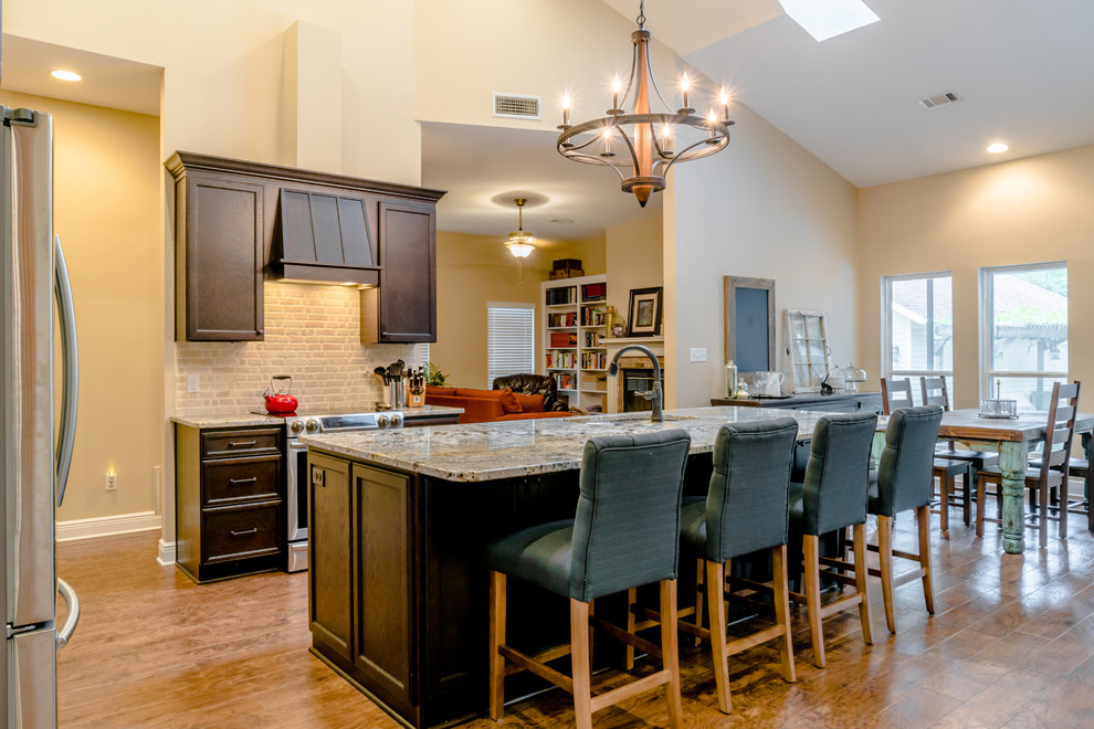 Transitional kitchen photo in Miami