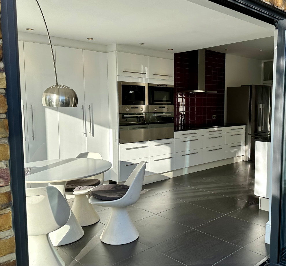 Contemporary Kitchen