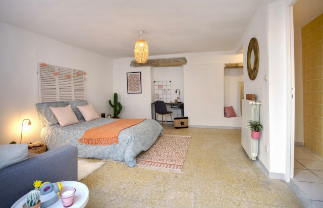 Home Staging , maison de village avec cour scandinavian-bedroom