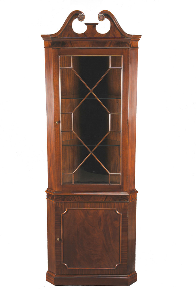 Mahogany Corner Traditional China And Hutches by Niagara Furniture