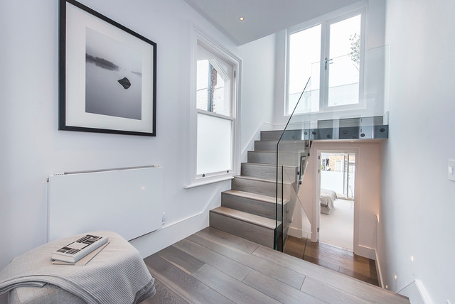 Whittingstall Road contemporain-escalier