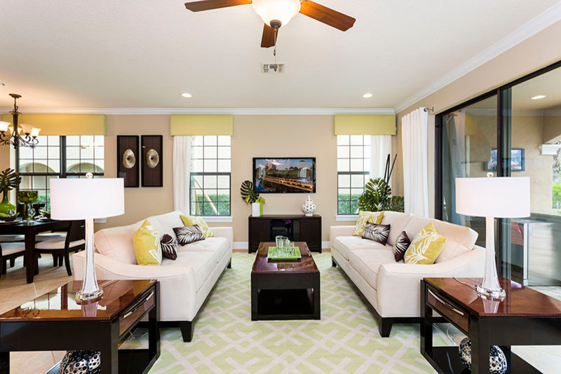 Contemporary living room in Orlando.