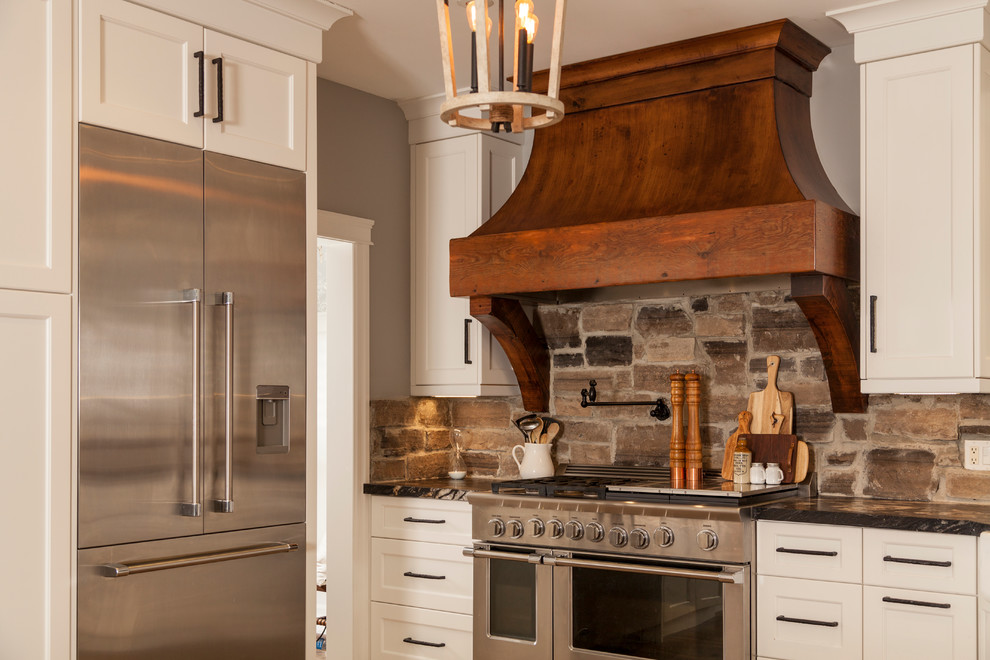 Inspiration for a transitional kitchen remodel in Toronto