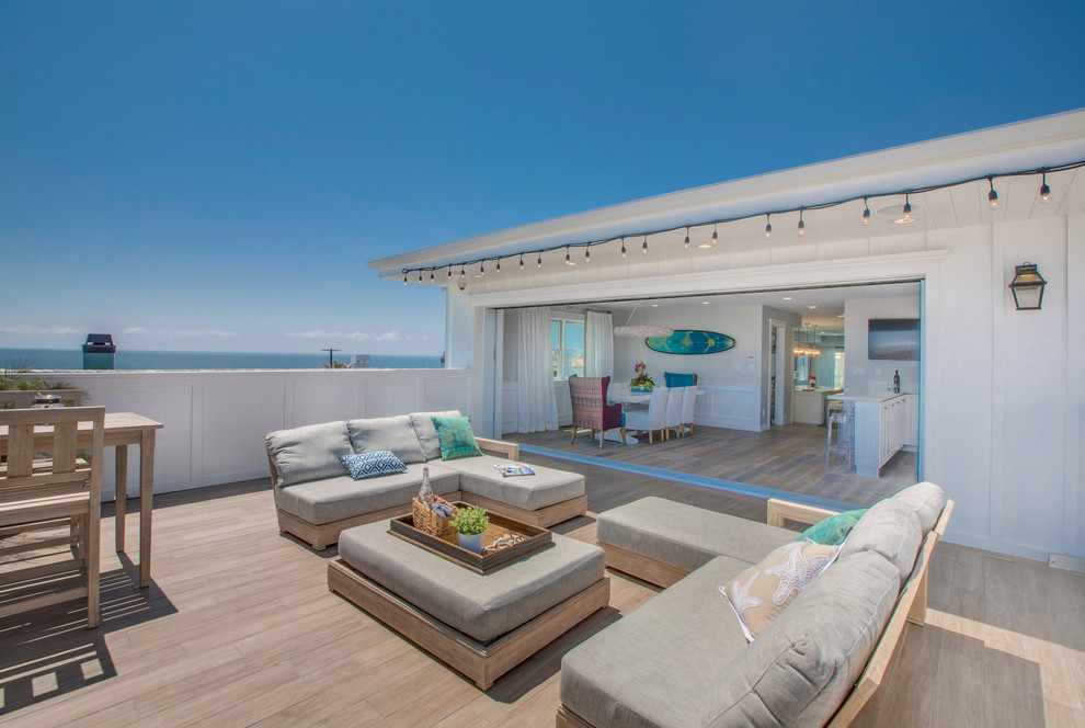 Beach style deck in Los Angeles.