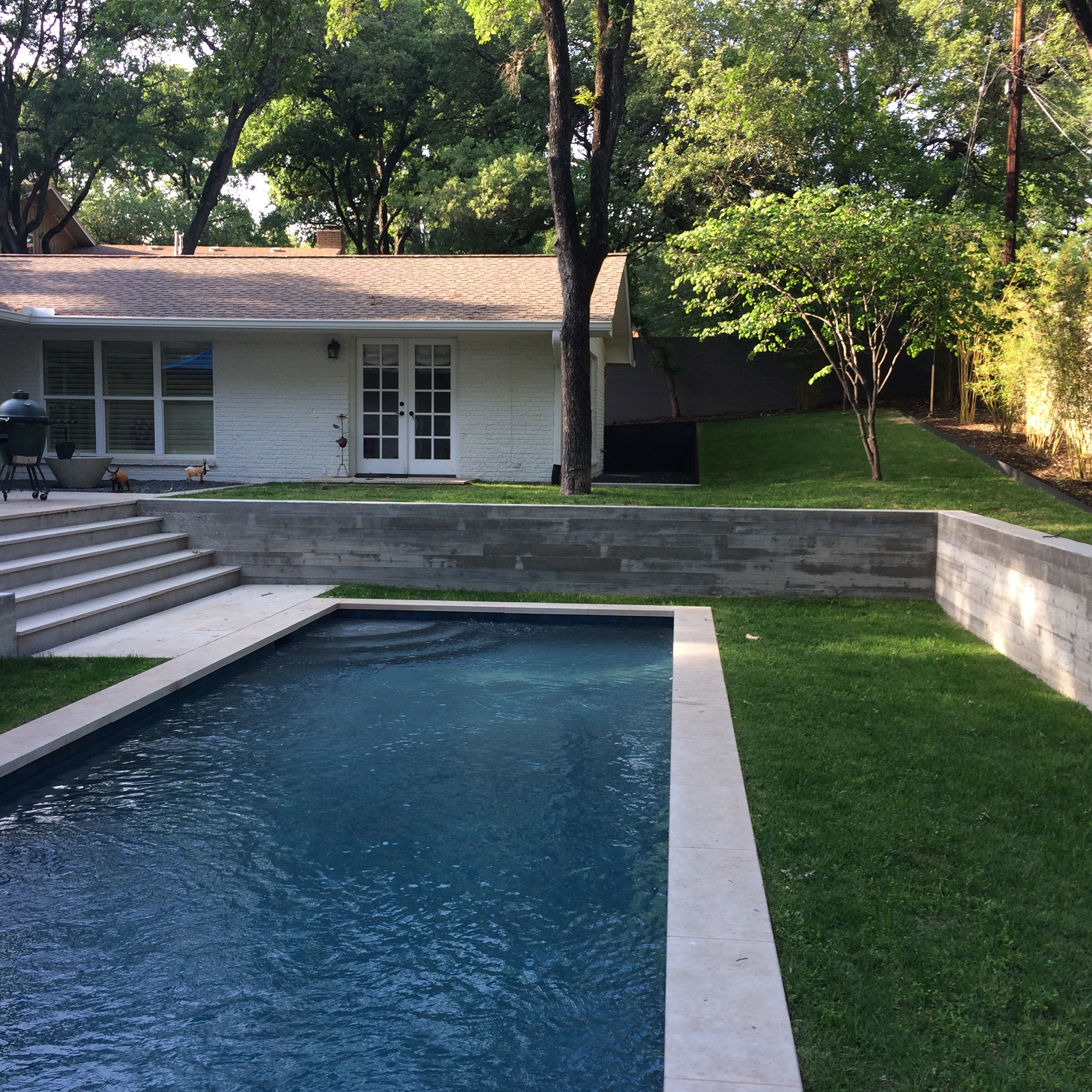 Inspiration for a modern landscaping in Austin.