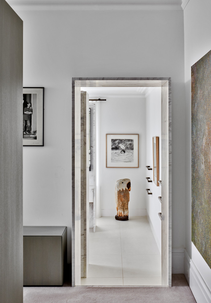Inspiration for a contemporary bathroom in Sydney.