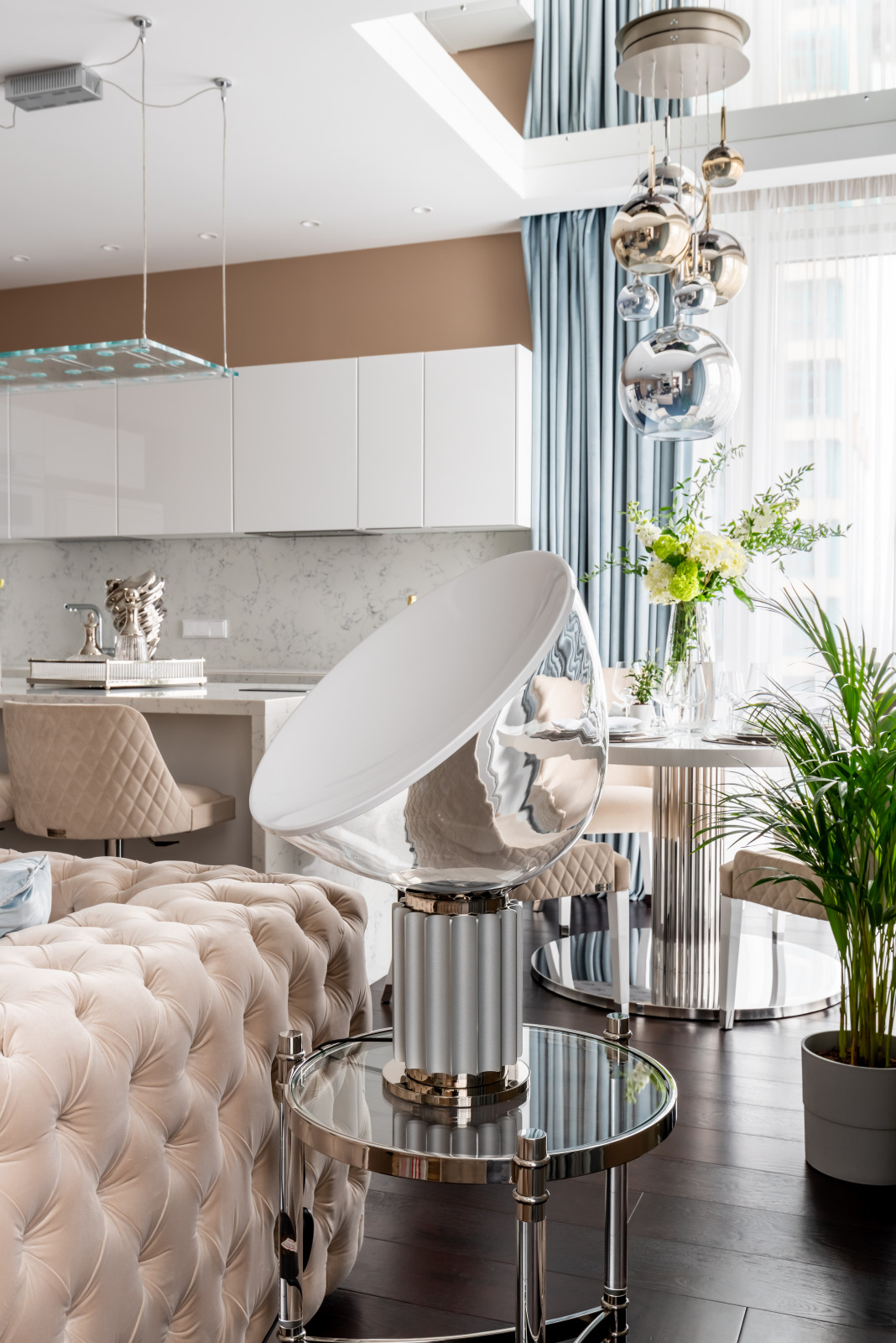 Бежевый и зеркала