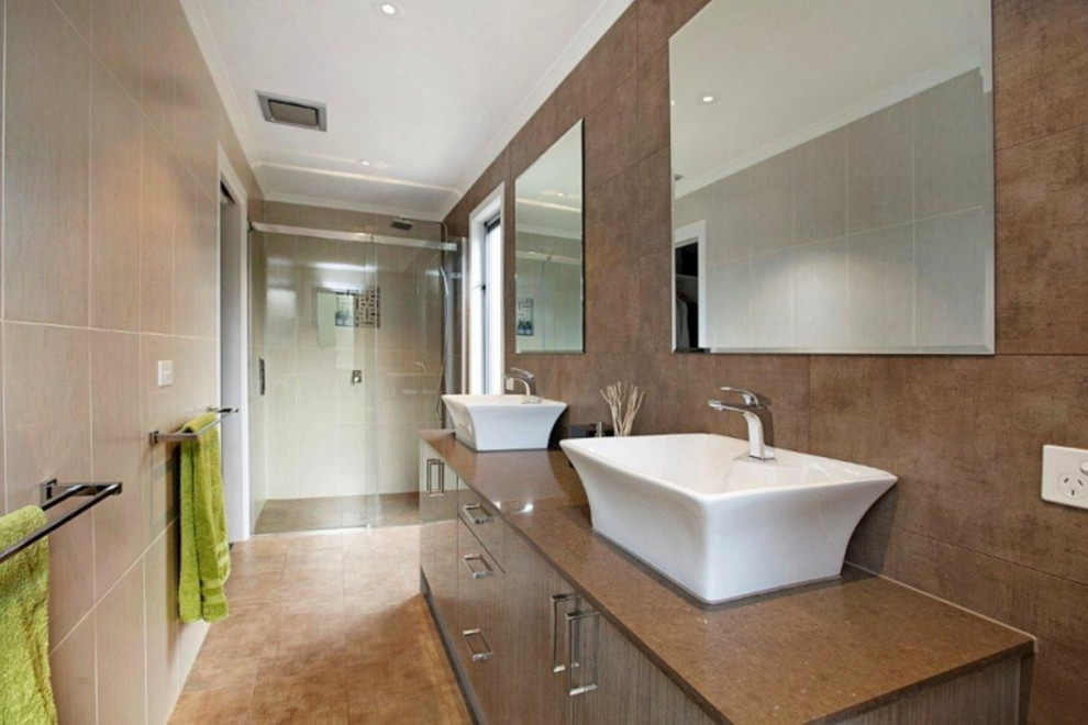 Contemporary bathroom in Melbourne.