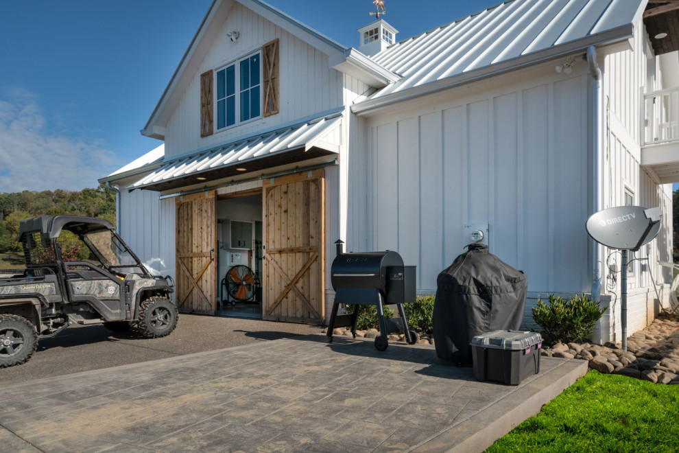 Design ideas for a country garage in Nashville.
