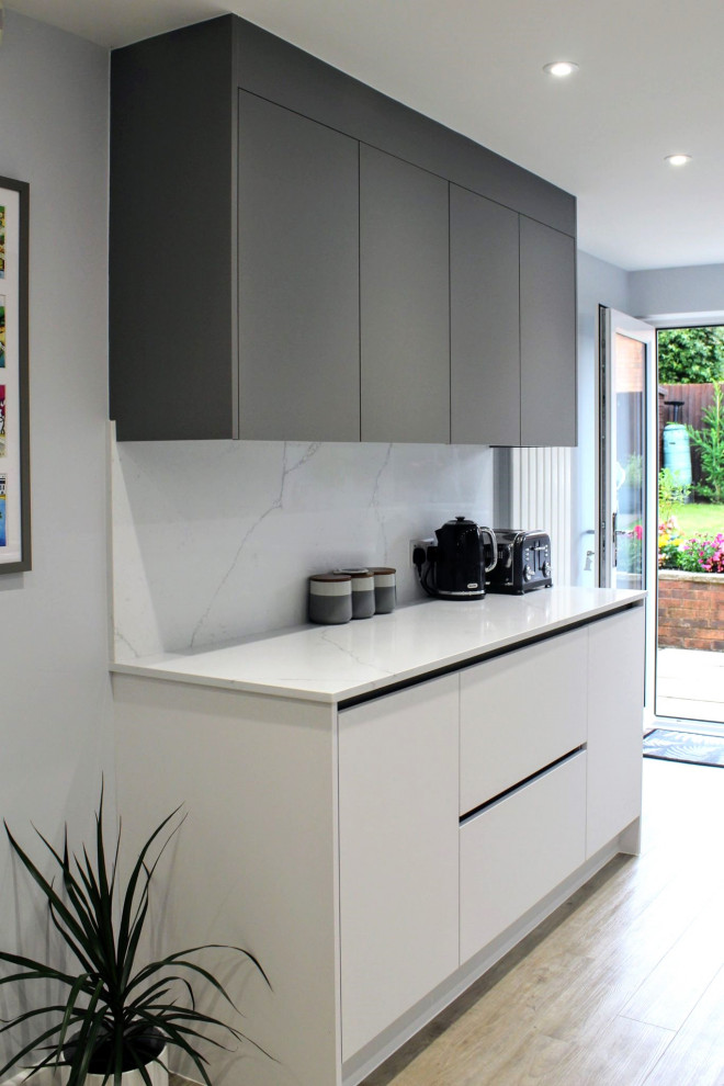The Oadby Kitchen - Volpi True Handleless