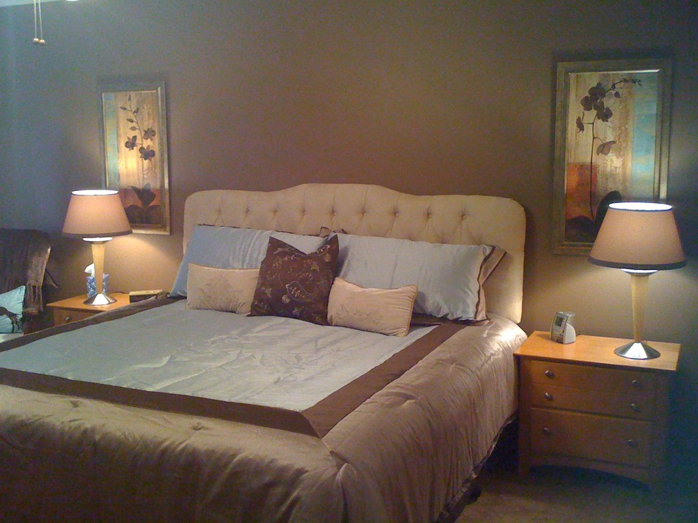 Example of an eclectic bedroom design in Cleveland