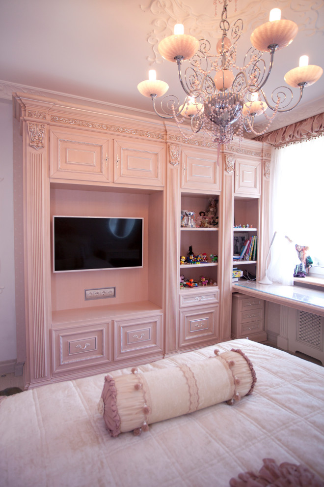 Спальни из розовой мечты: оформление кроватей; покрывала, валики, подушки