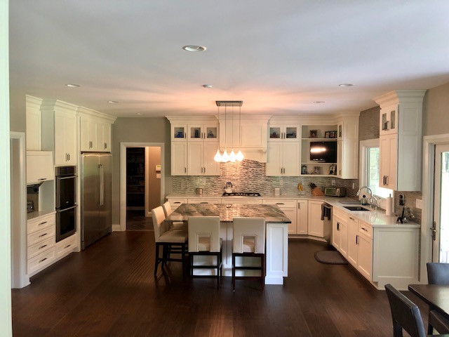Home design - transitional home design idea